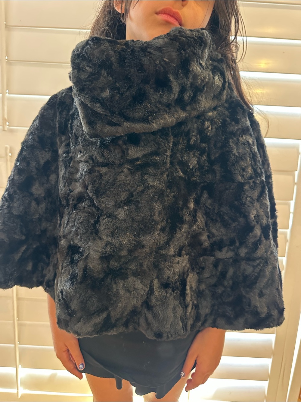 Bird by Juicy Couture Black Faux Fur Cape Jacket - Picture 2 of 6